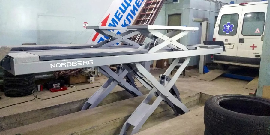 Ножничный подъемник NORDBERG N635-4,5B г/п 4,5т, 380В, 2 уровня с аварийным опусканием (синий) для сход-развала